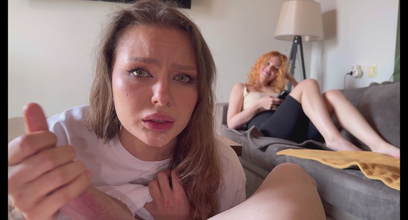 Как Санька в карты проигралась / Stepsister s friend bet her mouth in cards and got on her face