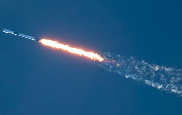 Новая ракета Falcon 9 вывела на орбиту еще 27 спутников Starlink