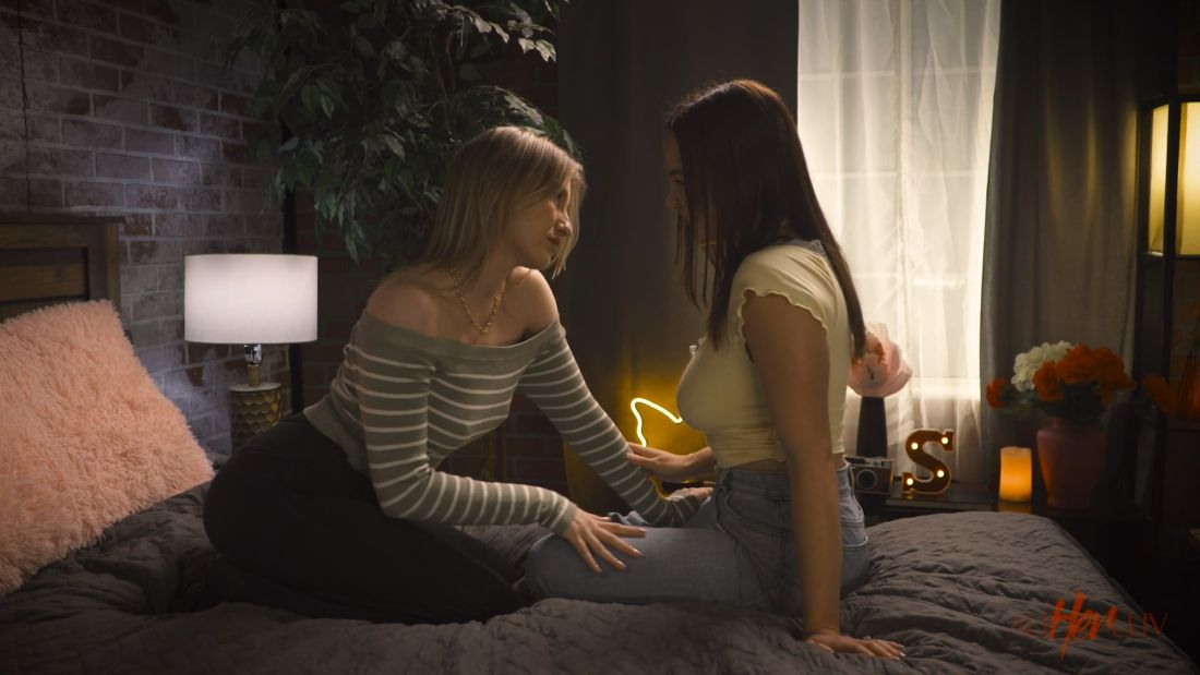 Melody Marks, Rissa May - The Club