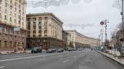 На Крещатике дорожники обновляют покрытие и готовятся к обустройству безбарьерного перекрестка
