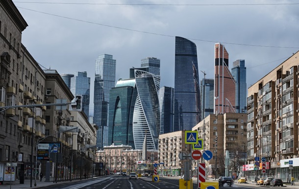 Дефицит бюджета России вырос почти на 200%