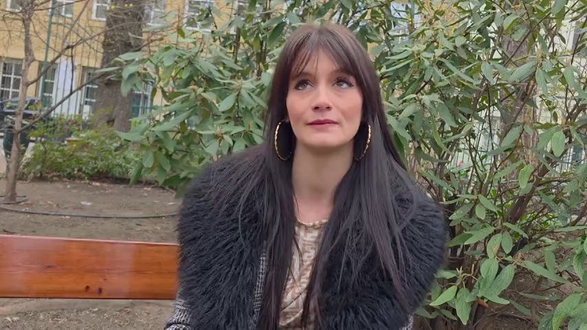 Tina - 33, takes it step by step