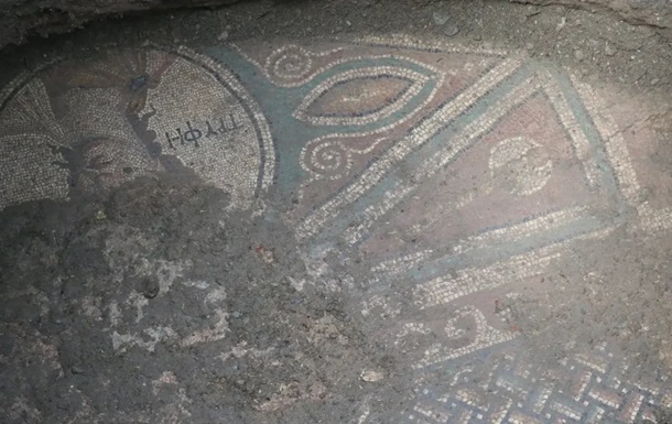 В Турции во время незаконных раскопок обнаружена древнеримская мозаика