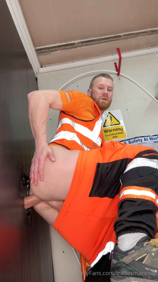 OnlyFans - Gloryhole Creampie - TradesmanCock, ReddieXXL, TenInchDaddy22 & TopMonsterCock