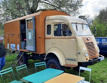 Renault 2T5 Galion (1958) Walk Around