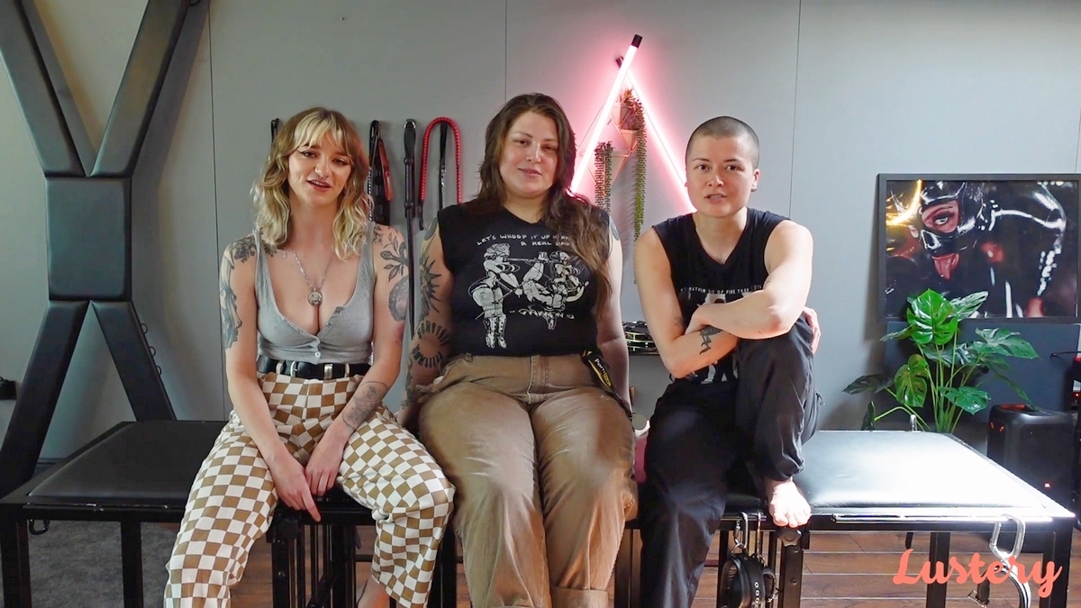 Neen, Poppy, Estella Bathory - Neen And Poppy Two Bottoms Are Better Than One