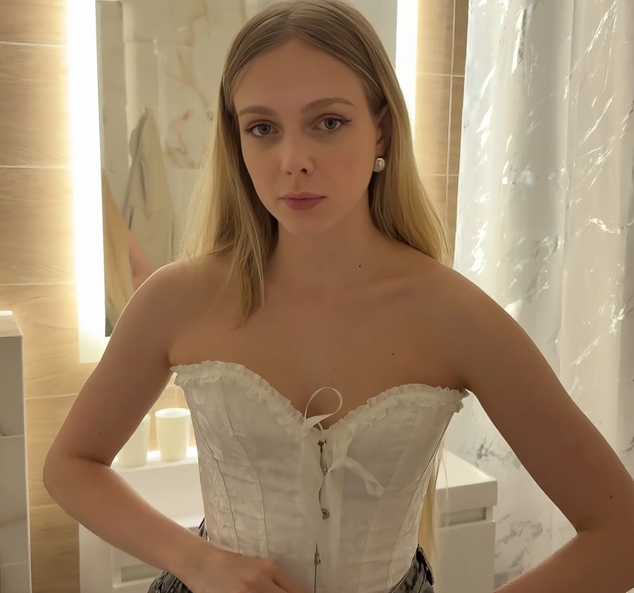 Arisha Mills - Fucked My Stepsister In Every Corner Of The Apartment FullHD