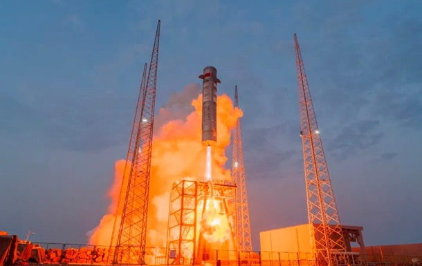 Китай впервые испытал многоразовую ракету