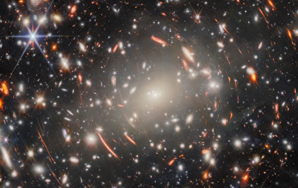 Телескоп Вебба показал самый древний свет во Вселенной