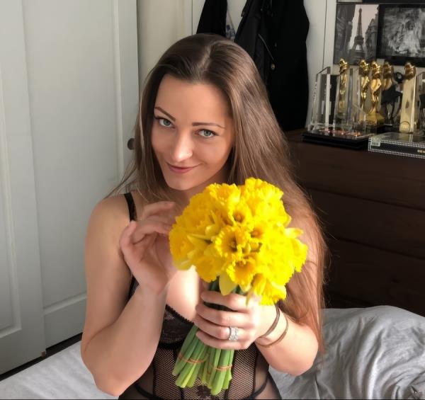 Flowers For Wife Make Me A Happy  (UltraHD/4K)