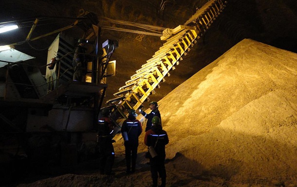 В ЕС одобрили "запретные" пошлины на продукцию и удобрения из РФ и Беларуси