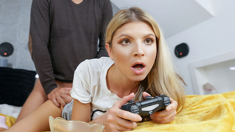 ExxxtraSmall/TeamSkeet: Gina Gerson - Gamer Girl Focus [HD 720p]