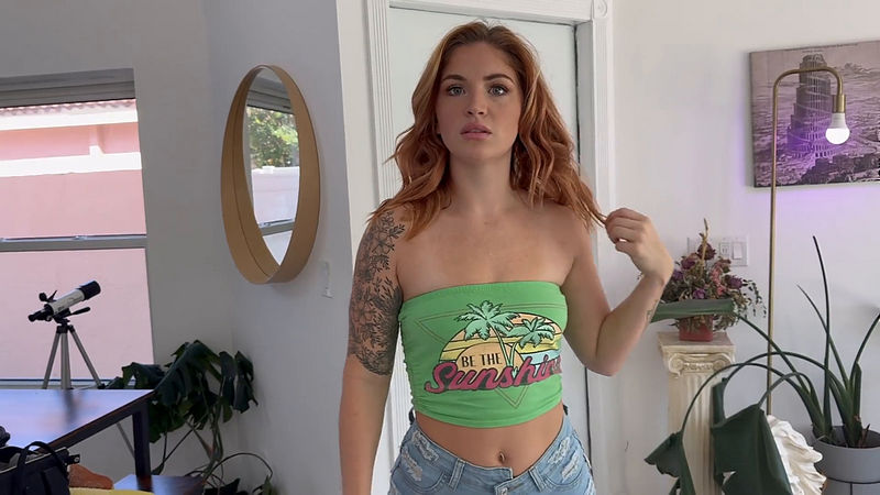 Onlyfans: My Roommates Ex Girlfriend Asked Me For a Facial Zoe Neli [FullHD 1080p]