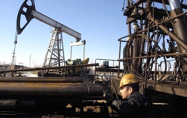 Нефтяные доходы РФ упали на 30%