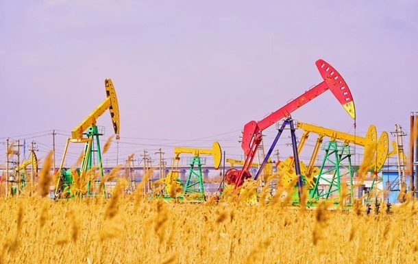 Саудовская Аравия и ОАЭ увеличили добычу нефти в июне