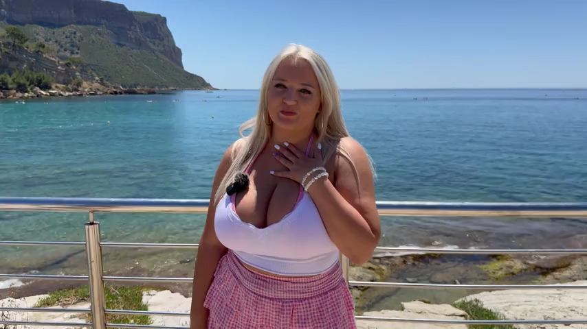 Lana - 25 years old, has some serious assets to show off