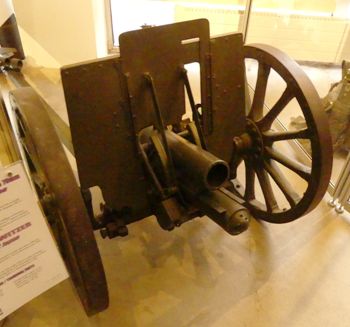 Howitzer Type 92 70 mm Walk Around