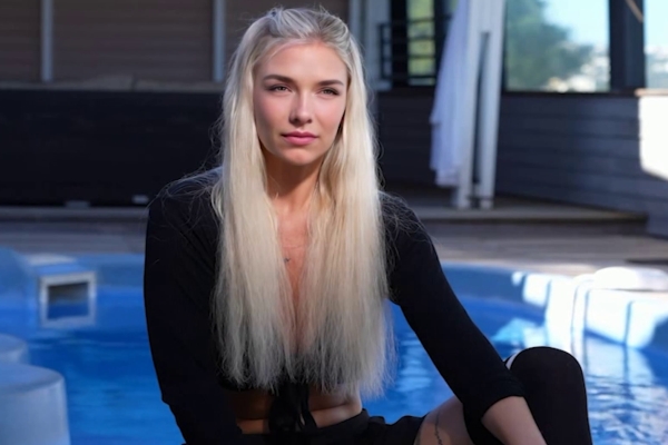 Sophie - Sophie, 24 years old, from Paris!