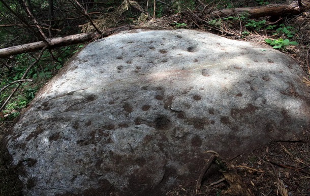 В Болгарии обнаружили доисторическую звездную карту, вырезанную в камне