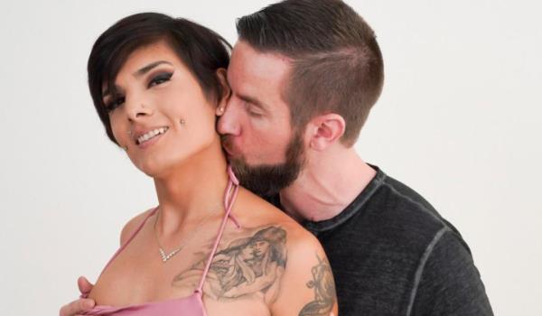 Taylor J - Taylor J's First Hardcore! [HD 720p]