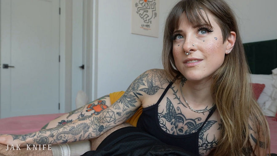 My Girlfriend s Hot Tatted Sister Begs For a Creampie  Awlivv Jak Knife (Onlyfans) FullHD 1080p