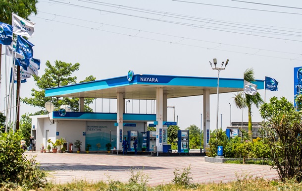 Индийская "дочка" Роснефти сократила переработку после санкций ЕС - СМИ