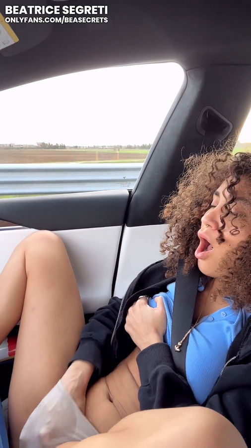 JERK OFF AND MASTURBATION IN THE CAR  With Hands Full Of Cum I Masturbate With Hard Orgasm Beatrice Segreti (Onlyfans) SD 1920p