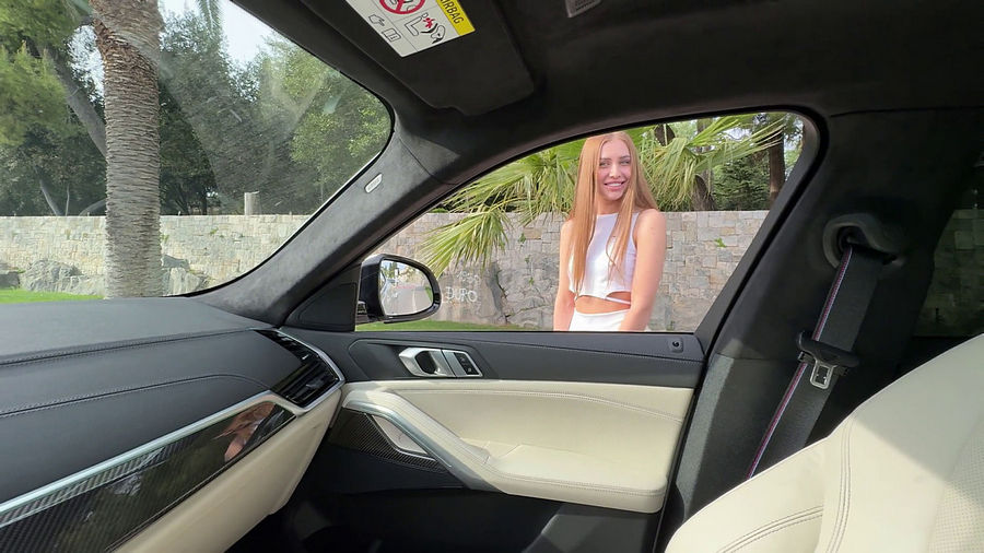 Met a Very Nice Girl, Fucked Her Right In His Car Kiraxxcherry (Onlyfans) FullHD 1080p