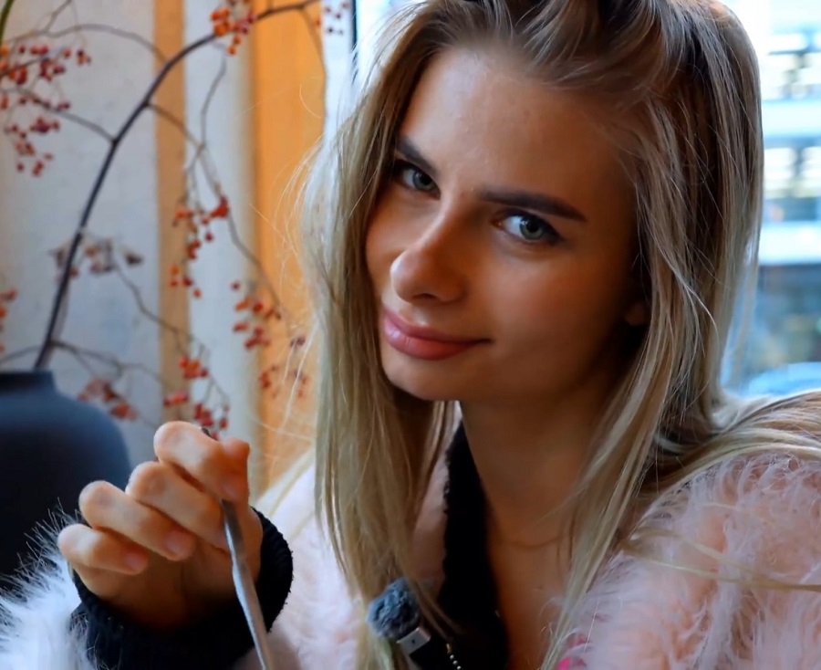 Xenia Virgin - Cute Girl Getting Ready To Pass Porn Casting (FullHD/1.52 GB)