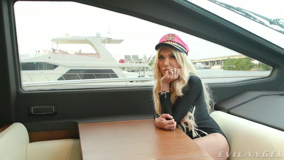 Aubrey Kate - TS Aubrey Kate Anal Date On A Yacht