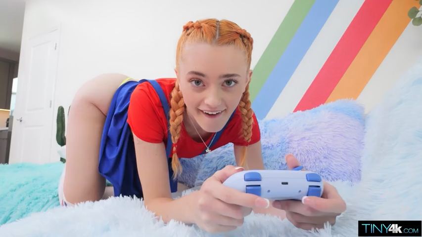 Gracey Snow - Gaming Cutie