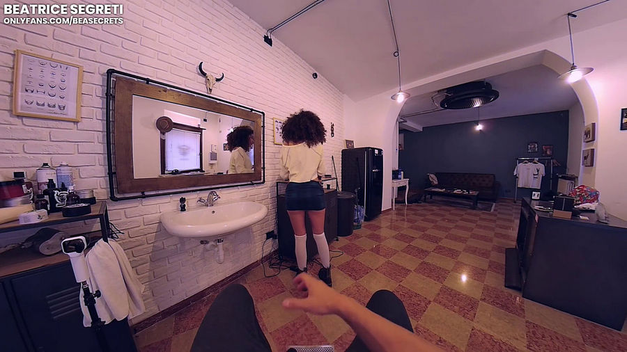 BARBERSHOP CREAMPIE, CUSTOMER FILLS HER PUSSY WITH CUM  POV Beatrice Segreti (Onlyfans) FullHD 1080p
