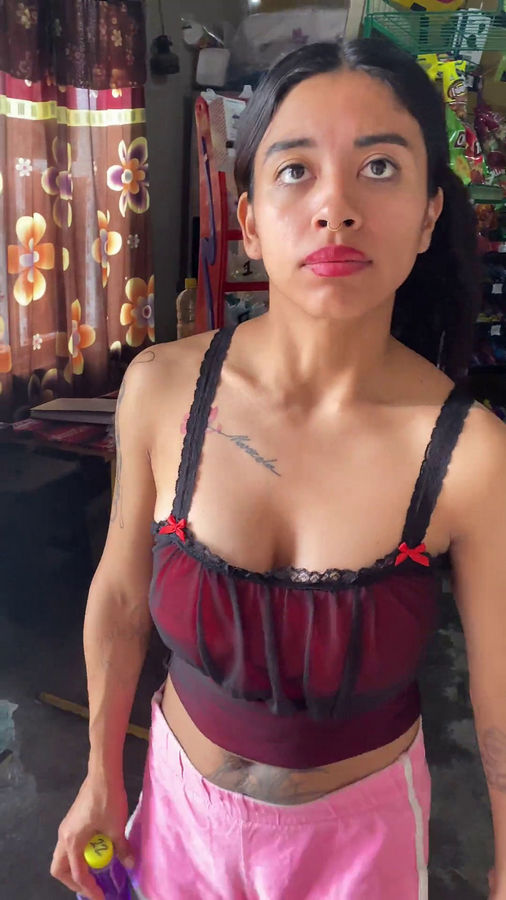 I Closed My Little Shop To Serve This Customer In My Yaresita Bed small (Onlyfans) SD 1920p
