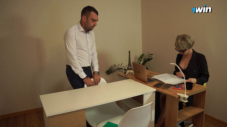 The hungry boss took pity on her subordinate and allowed him to get away Melissa Benz (Onlyfans) FullHD 1080p