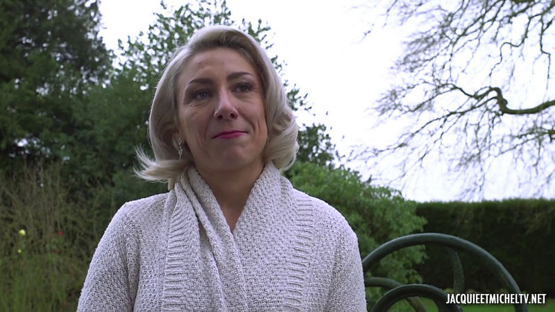A deux dans l'anus de Julie (JacquieEtMichelTV/Indecentes-Voisines) HD 720p