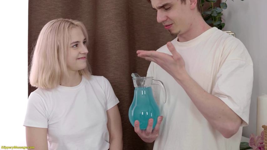 Molly Cute - Slippery Flexi Anal
