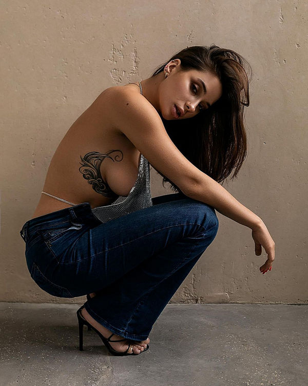 Liya Silver: Liya's Jeans (BrazzersExxtra / Brazzers) FullHD 1080p