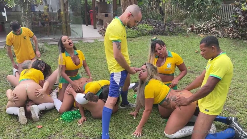 Bianca Ferraz - Group Sex - 1080p