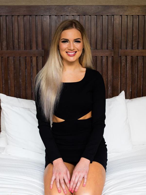 Christina Daniel - 19 Years Old - E400 - Casting [FullHD 1080p]