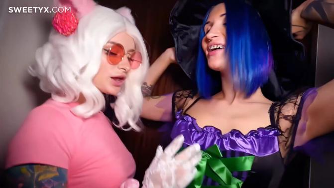 Keoki Star, Leah Meow - Halloween Bitches
