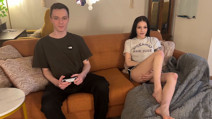 Dressing Up As Tifa Lockhart So My Sister s Boyfriend Fucks Me Jade Bond (Onlyfans) FullHD 1080p