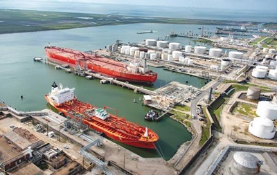 Экспорт бензина из портов РФ в августе упал до нуля