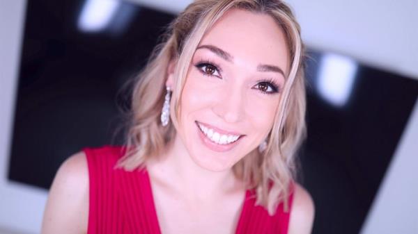 Lily LaBeau - Lily LaBeau (aka Arryn) Returns to Amateur Allure to Open Her Pussy and Mouth For a Cock Full of Cum [FullHD 1080p]