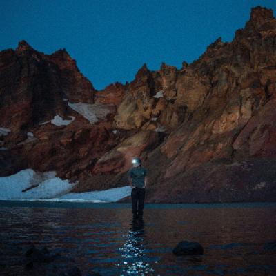 Max McNown - Night Diving (The Cost of Growing Up) (2025) [FLAC 24B-48kHz]